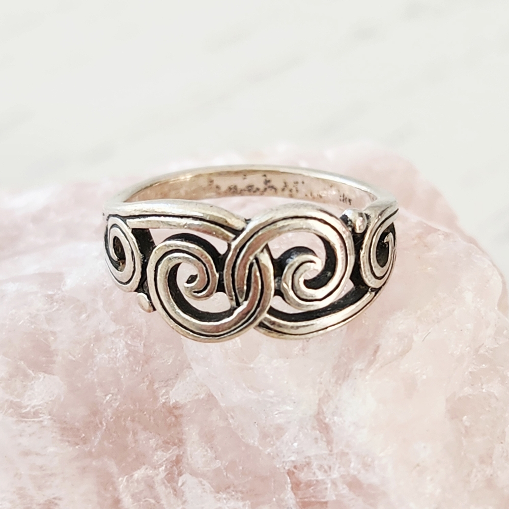 Retired James Avery Sterling Silver Ring
